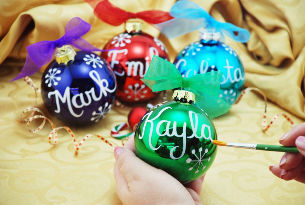 5 Reasons Why Personalized Ornaments Make Great Gifts | OrnamentShop.com