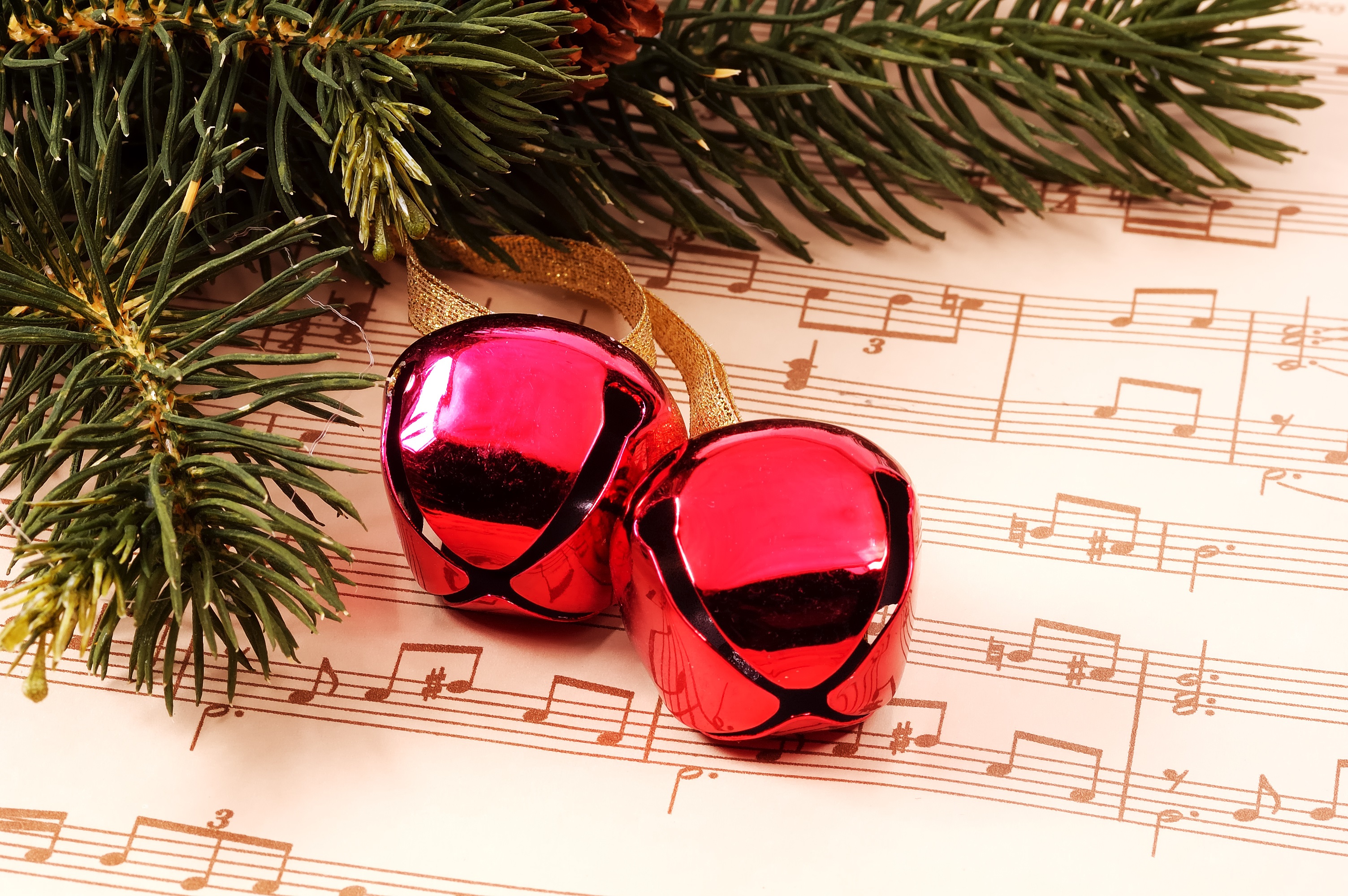 Holiday Playlist: The Best Christmas Songs | OrnamentShop.com
