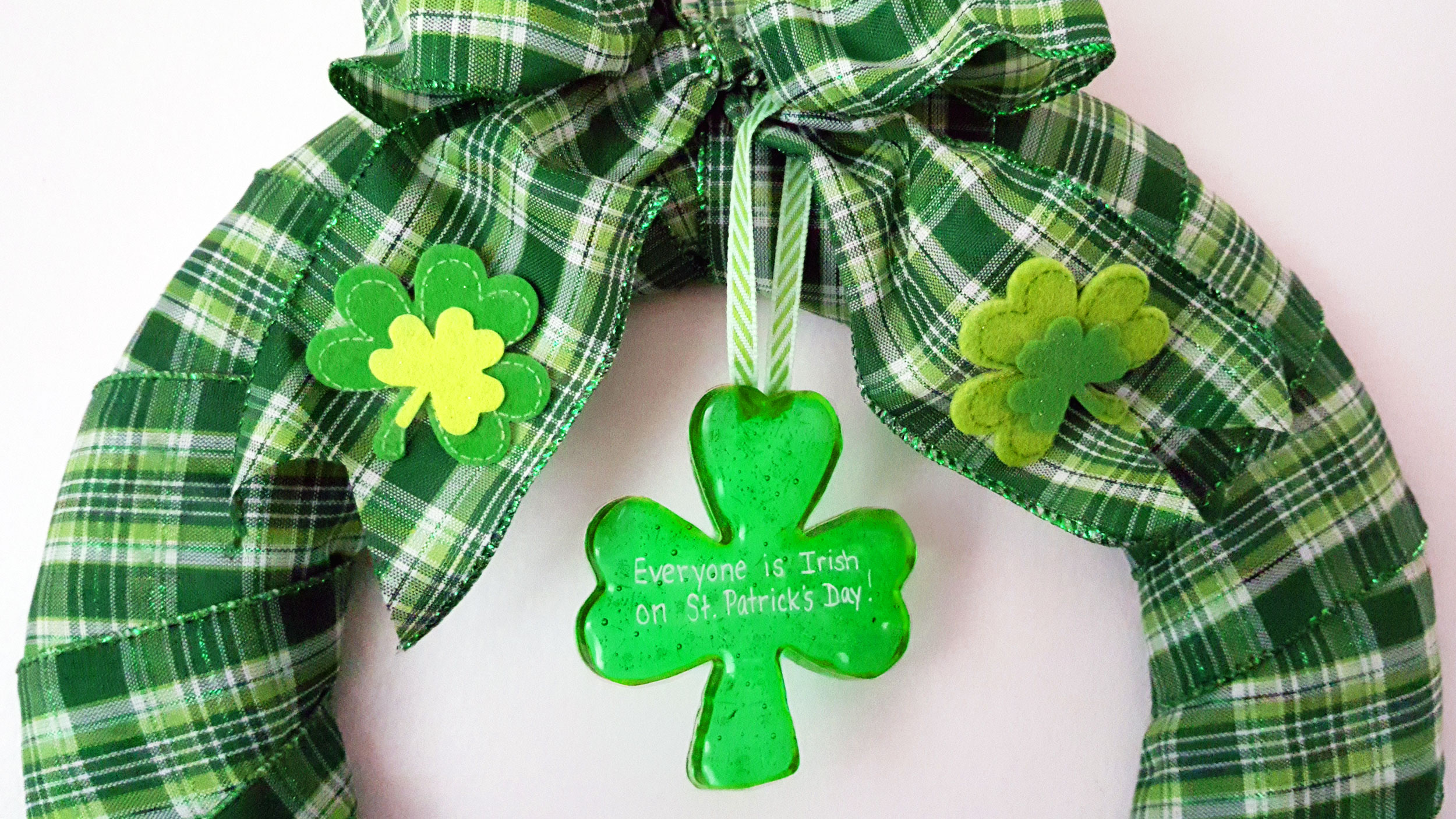 A Pony Beads St. Patrick's Day Ornament on a Wreath. | OrnamentShop.com