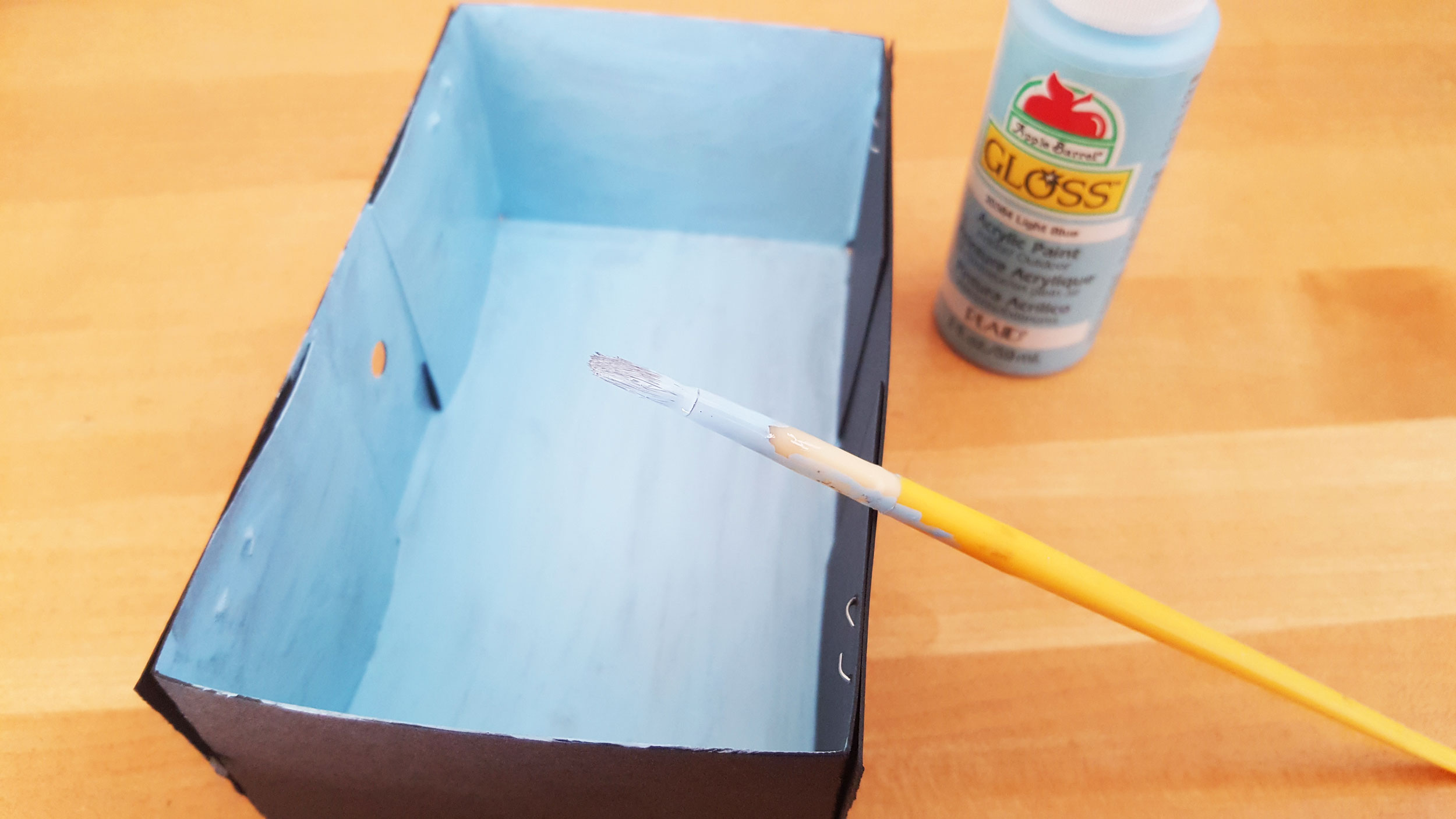 Step 2: Paint the inside top, sides and back with the blue paint.&nbsp; Let it dry. | OrnamentShop.com