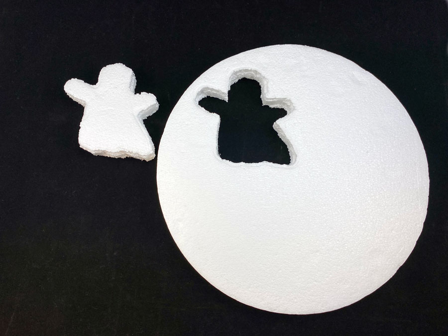 Create foam ghost shape using cookie cutter | OrnamentShop.com